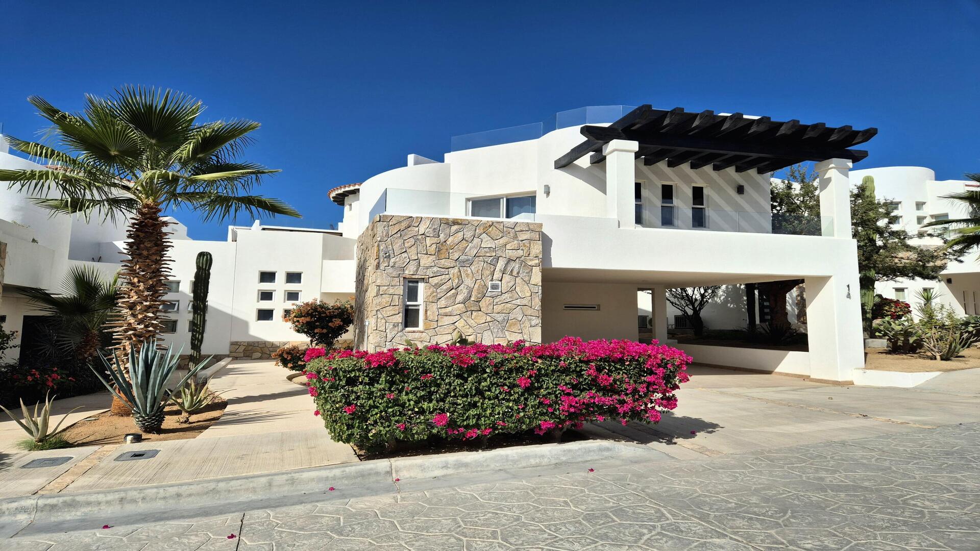 Community Homes in Coronado Cabo